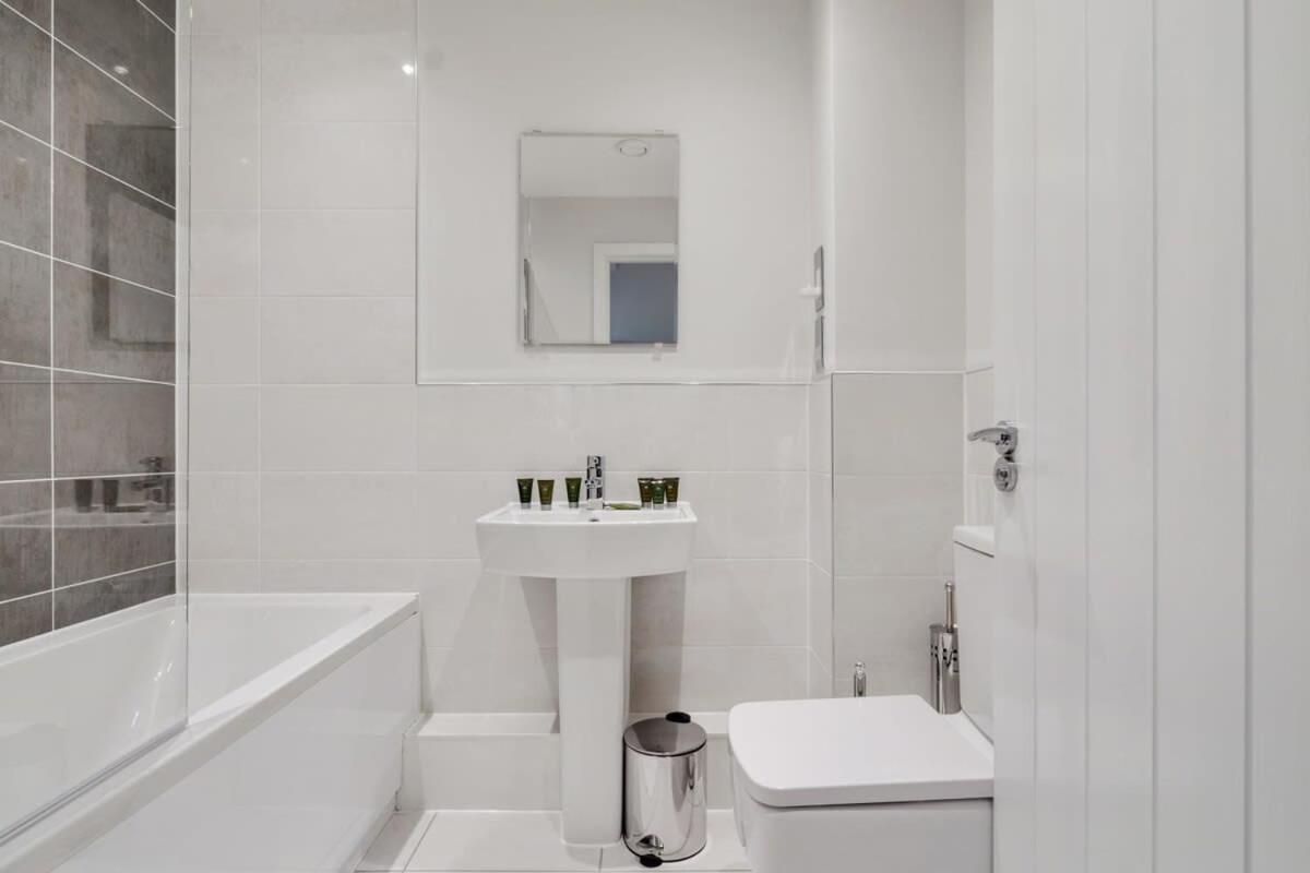 Beautiful 2 Bed Apartment In A Converted Mill Leeds  Extérieur photo